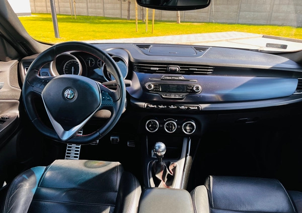 Alfa Romeo Giulietta cena 20900 przebieg: 285000, rok produkcji 2010 z Siemiatycze małe 667